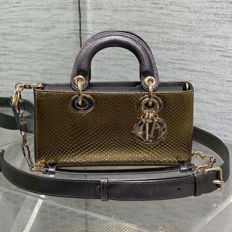 img_2b46f204_20241129_i1732857884_9270_1_jpg MEDIUM 22 LADY BAG IN GOLD METALLIC LAMBSKIN