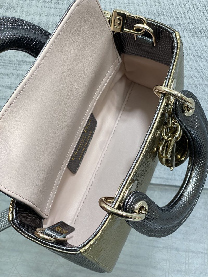 img_2b46f204_20241129_i1732857965_8135_7_jpg MEDIUM 16 LADY BAG IN GOLD METALLIC LAMBSKIN