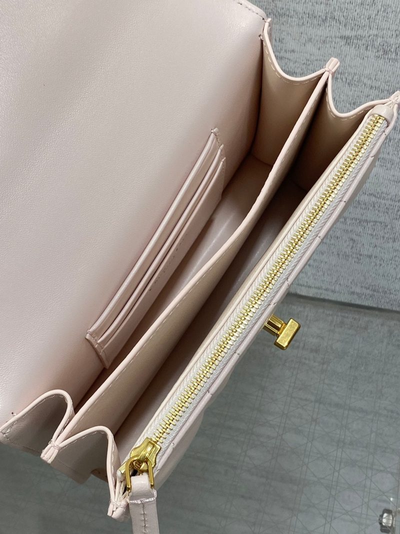 CD Miss Caro 17 Bag Light Pink Calfskin 246427