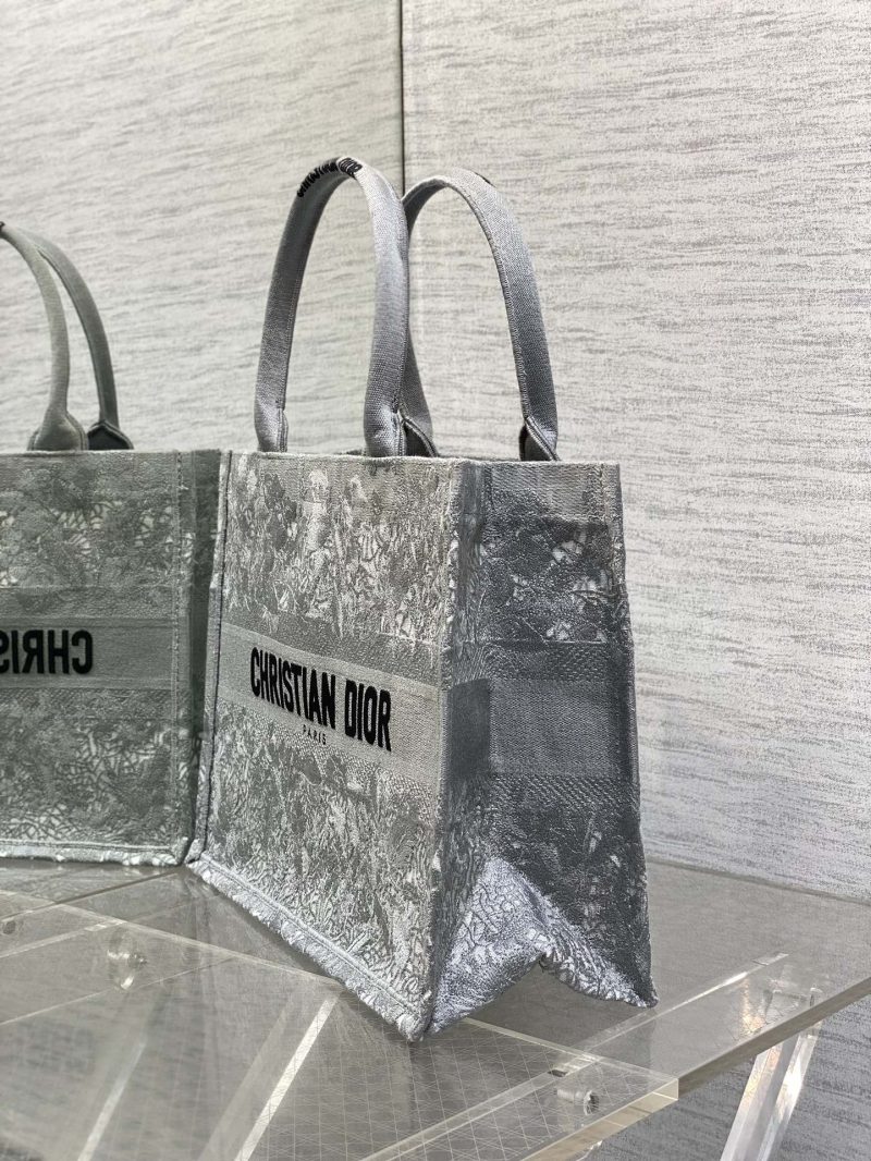 img_2b46f204_20250610_i1749545647_1534_5_jpg CD Medium Dior Book Tote Scotland’s National Flower Pattern Grey Cotton