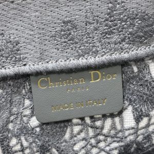 img_2b46f204_20250610_i1749545647_5835_7_jpg CD Medium Dior Book Tote Scotland’s National Flower Pattern Grey Cotton