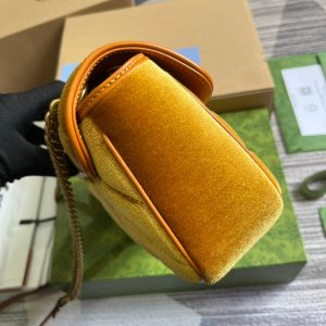 img_545dbde1_20231215_i1702648449_4020_4_jpg GG MARMONT MEDIUM 26 BAG IN GOLDEN VELVET