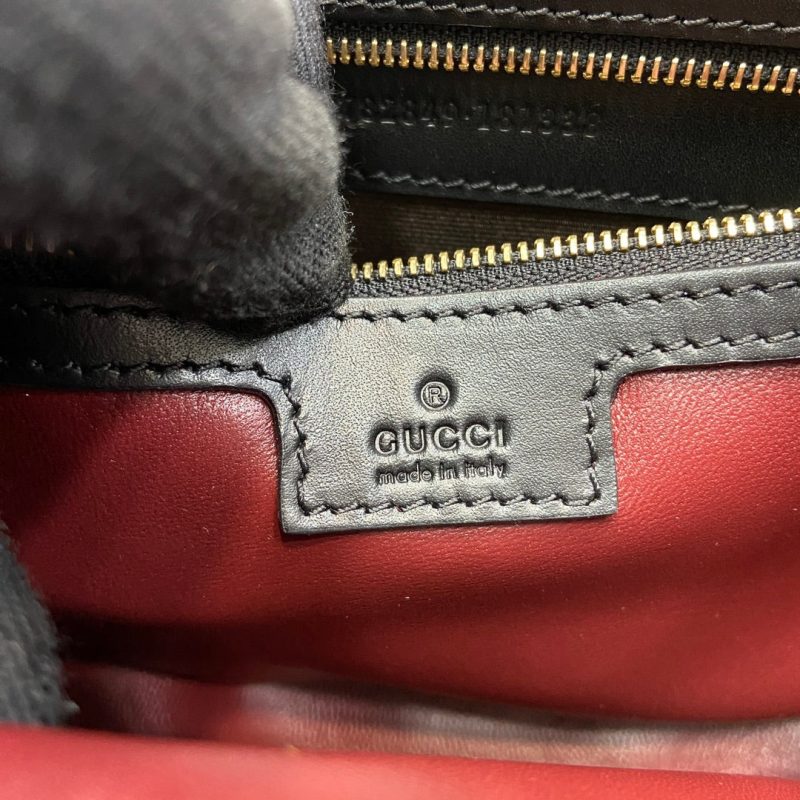 JACKIE SMALL SHOULDER BAG 27 IN BLACK CALFSKIN GOLD HARDWARE