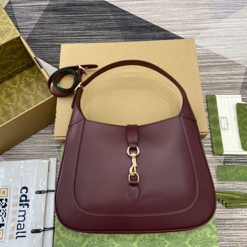 img_545dbde1_20240619_i1718805513_7334_5_jpg JACKIE MEDIUM SHOULDER BAG 35 IN WINE RED CALFSKIN GOLD HARDWARE