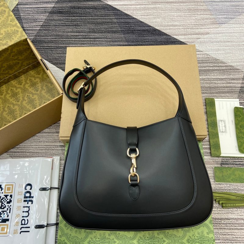 img_545dbde1_20240619_i1718805559_5698_7_jpg JACKIE MEDIUM SHOULDER BAG 35 IN BLACK CALFSKIN GOLD HARDWARE