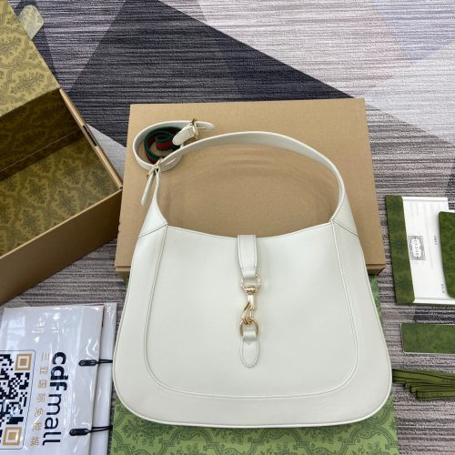 img_545dbde1_20240619_i1718805581_5885_2_jpg JACKIE MEDIUM SHOULDER BAG 35 IN WHITE CALFSKIN GOLD HARDWARE