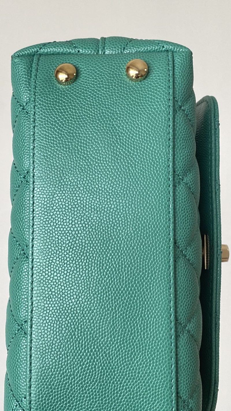 CC 25s Handle Bag 19 Pink Leather Green Caviar Gold Hardware