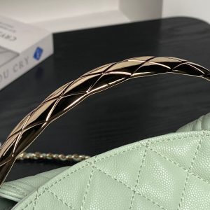 img_70762a6f_20250413_i1744551072307_6784_0_3_jpg CC Coco Crush Handle Lunch Bag Light Green Caviar Leather