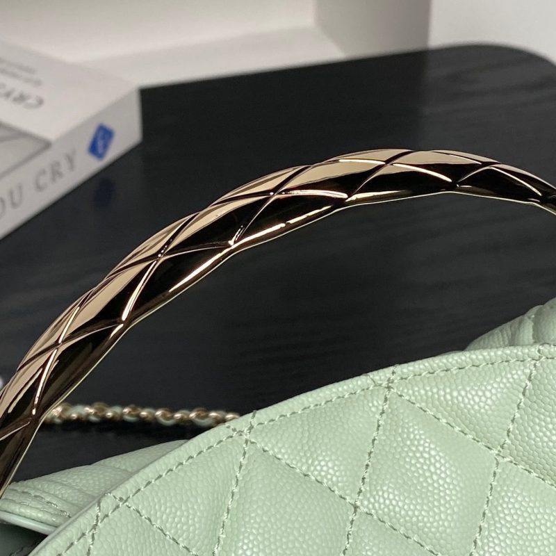 img_70762a6f_20250413_i1744551072307_6784_0_3_jpg CC Coco Crush Handle Lunch Bag Light Green Caviar Leather