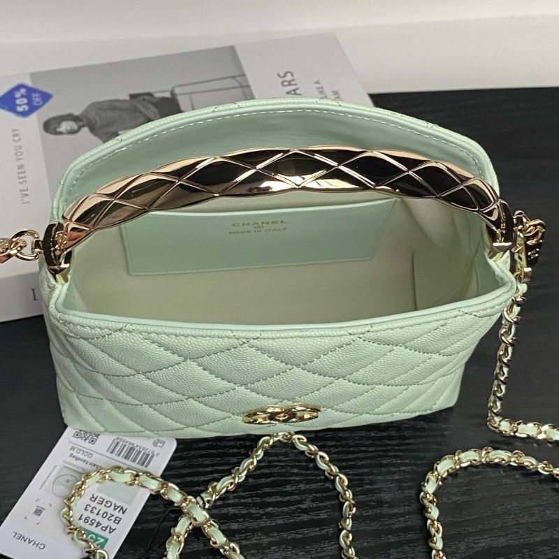 img_70762a6f_20250413_i1744551072478_6952_0_7_jpg CC Coco Crush Handle Lunch Bag Light Green Caviar Leather