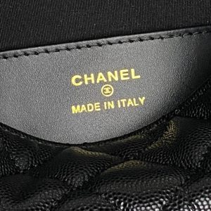 img_70762a6f_20250413_i1744551923784_9907_0_8_jpg CC Coco Crush Handle Lunch Bag Black Caviar Leather