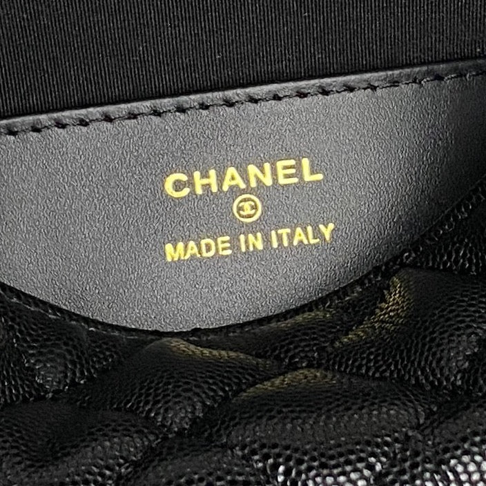 img_70762a6f_20250413_i1744551923784_9907_0_8_jpg CC Coco Crush Handle Lunch Bag Black Caviar Leather