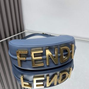 FendiIGRAPHY MEDIUM 29 IN QUEEN SMOOTH LAMBSKIN GOLD HARDWARE