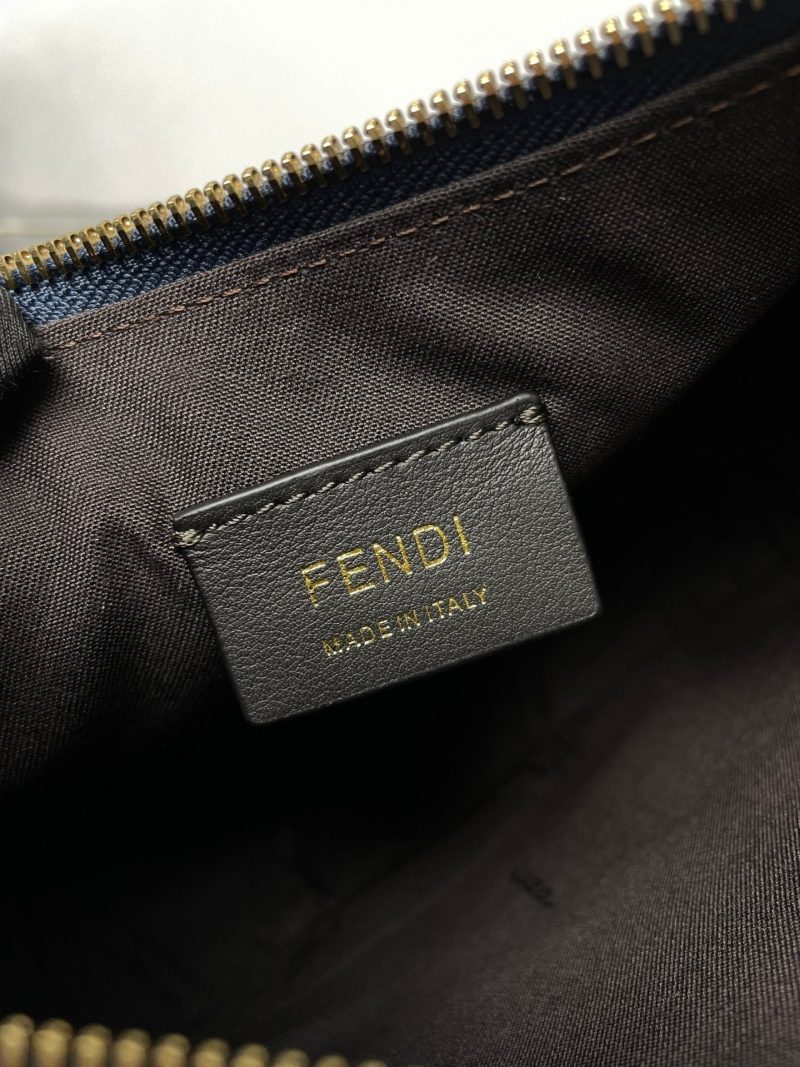 FendiIGRAPHY MEDIUM 29 IN QUEEN SMOOTH LAMBSKIN GOLD HARDWARE