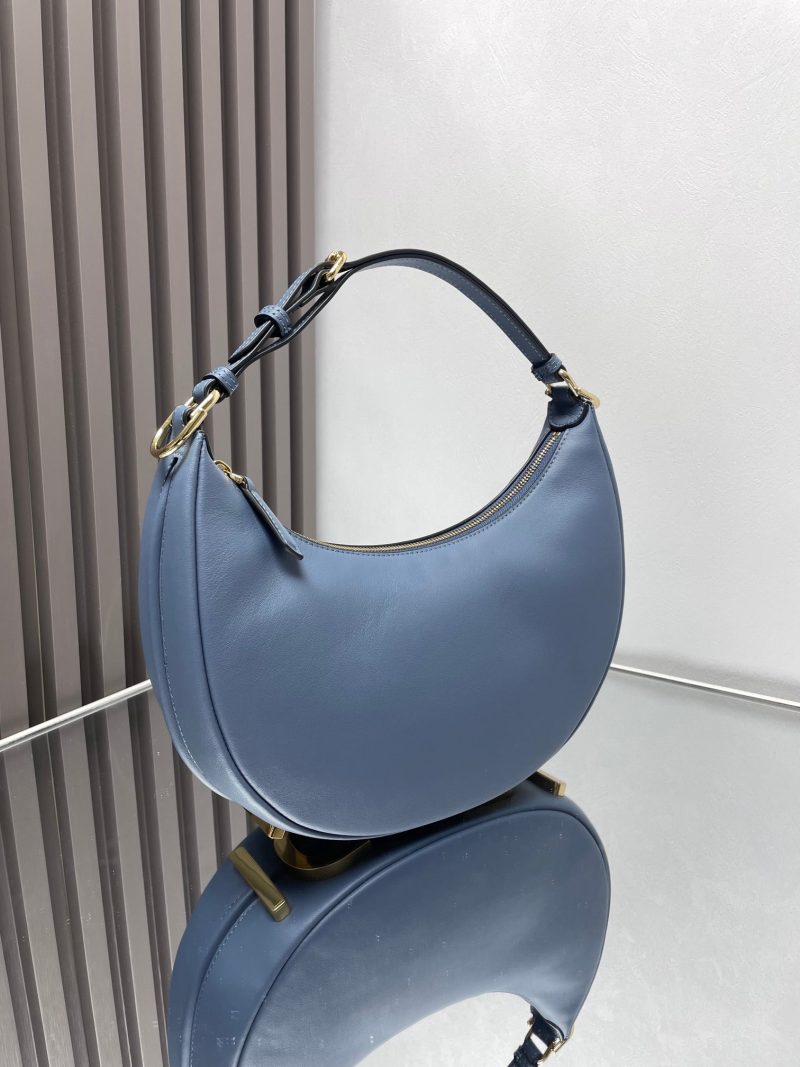 FendiIGRAPHY MEDIUM 29 IN QUEEN SMOOTH LAMBSKIN GOLD HARDWARE