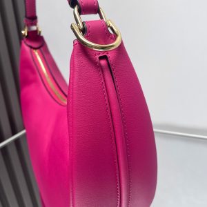 FendiIGRAPHY MEDIUM 29 IN BRIGHT PINK SMOOTH LAMBSKIN GOLD HARDWARE