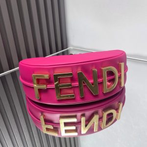 FendiIGRAPHY MEDIUM 29 IN BRIGHT PINK SMOOTH LAMBSKIN GOLD HARDWARE