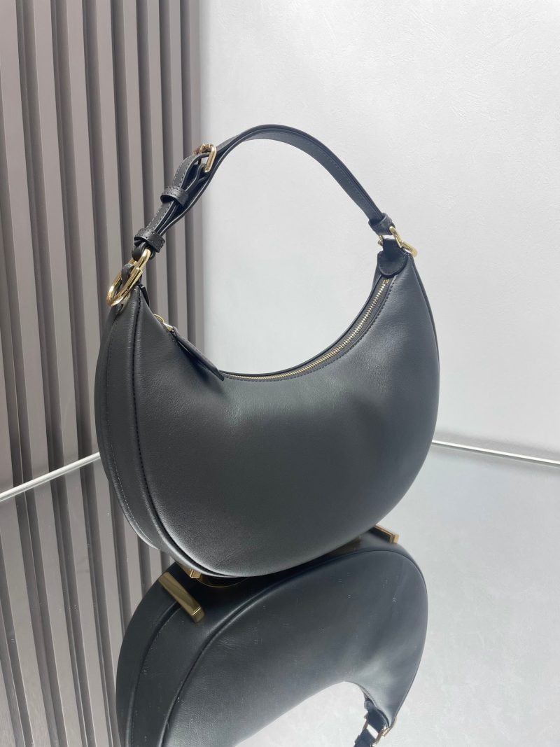 FendiIGRAPHY MEDIUM 29 IN BLACK SMOOTH LAMBSKIN GOLD HARDWARE