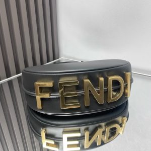 FendiIGRAPHY MEDIUM 29 IN BLACK SMOOTH LAMBSKIN GOLD HARDWARE