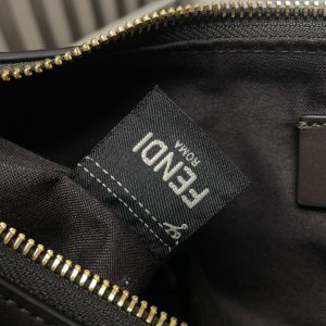 FendiIGRAPHY MEDIUM 29 IN BLACK SMOOTH LAMBSKIN GOLD HARDWARE