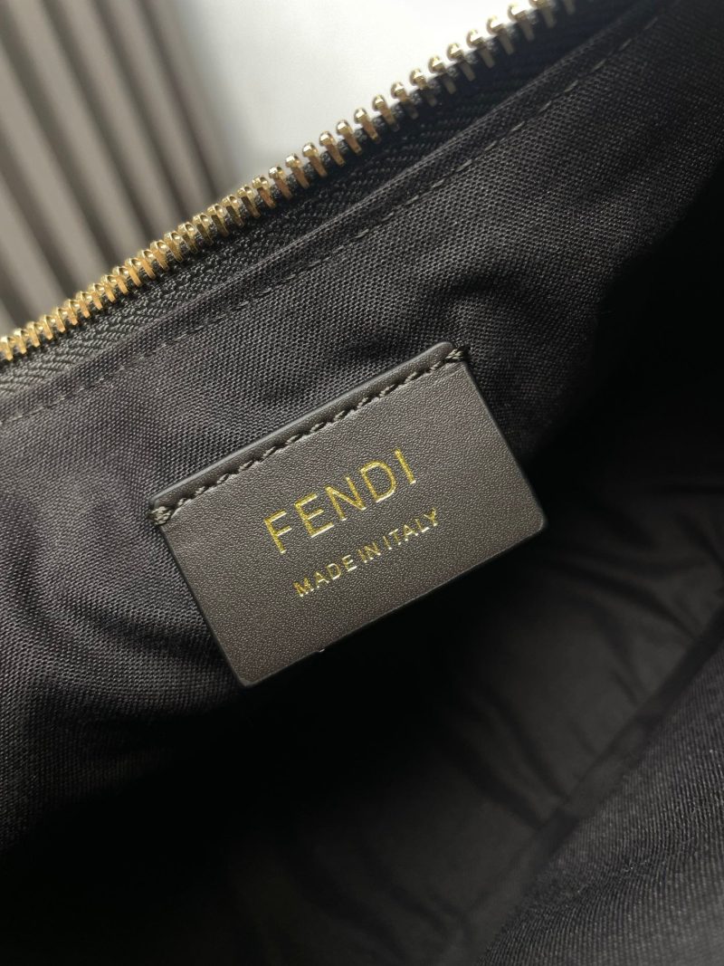 FendiIGRAPHY MEDIUM 29 IN BLACK SMOOTH LAMBSKIN GOLD HARDWARE