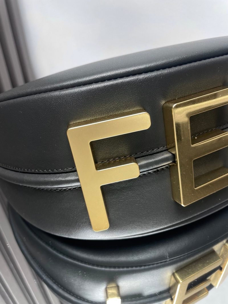 FendiIGRAPHY MEDIUM 29 IN BLACK SMOOTH LAMBSKIN GOLD HARDWARE