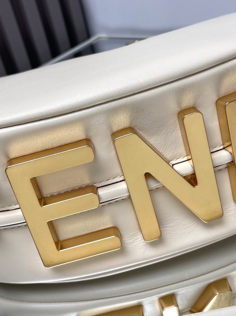 FendiIGRAPHY MEDIUM 29 IN WHITE SMOOTH LAMBSKIN GOLD HARDWARE