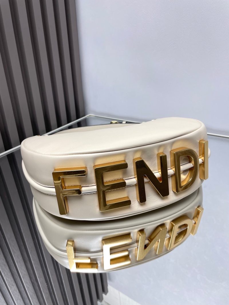 FendiIGRAPHY MEDIUM 29 IN WHITE SMOOTH LAMBSKIN GOLD HARDWARE
