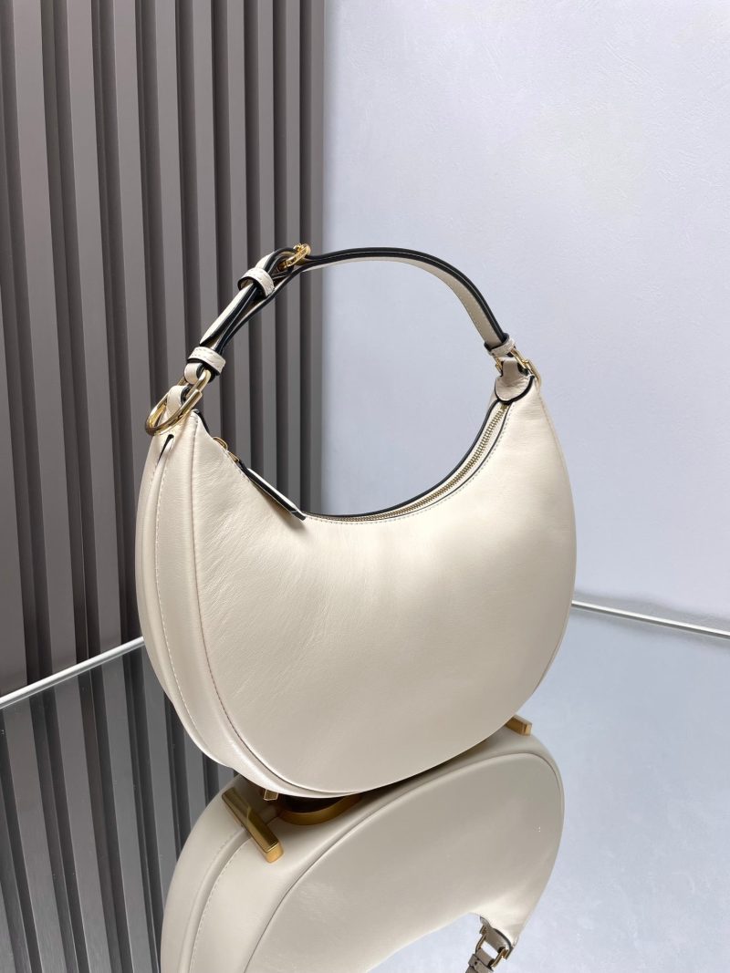 FendiIGRAPHY MEDIUM 29 IN WHITE SMOOTH LAMBSKIN GOLD HARDWARE