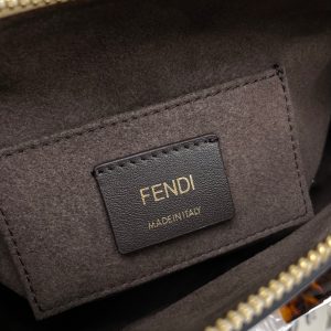 img_77125233_20240406_i1712377486_104_1_jpg BY THE WAY MINI 18 IN WHITE LAMBSKIN GOLD HARDWARE