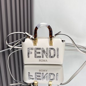 img_77125233_20240406_i1712377486_2103_0_jpg BY THE WAY MINI 18 IN WHITE LAMBSKIN GOLD HARDWARE