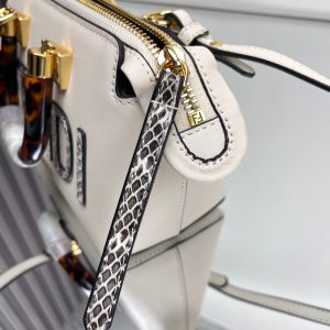 img_77125233_20240406_i1712377486_440_4_jpg BY THE WAY MINI 18 IN WHITE LAMBSKIN GOLD HARDWARE