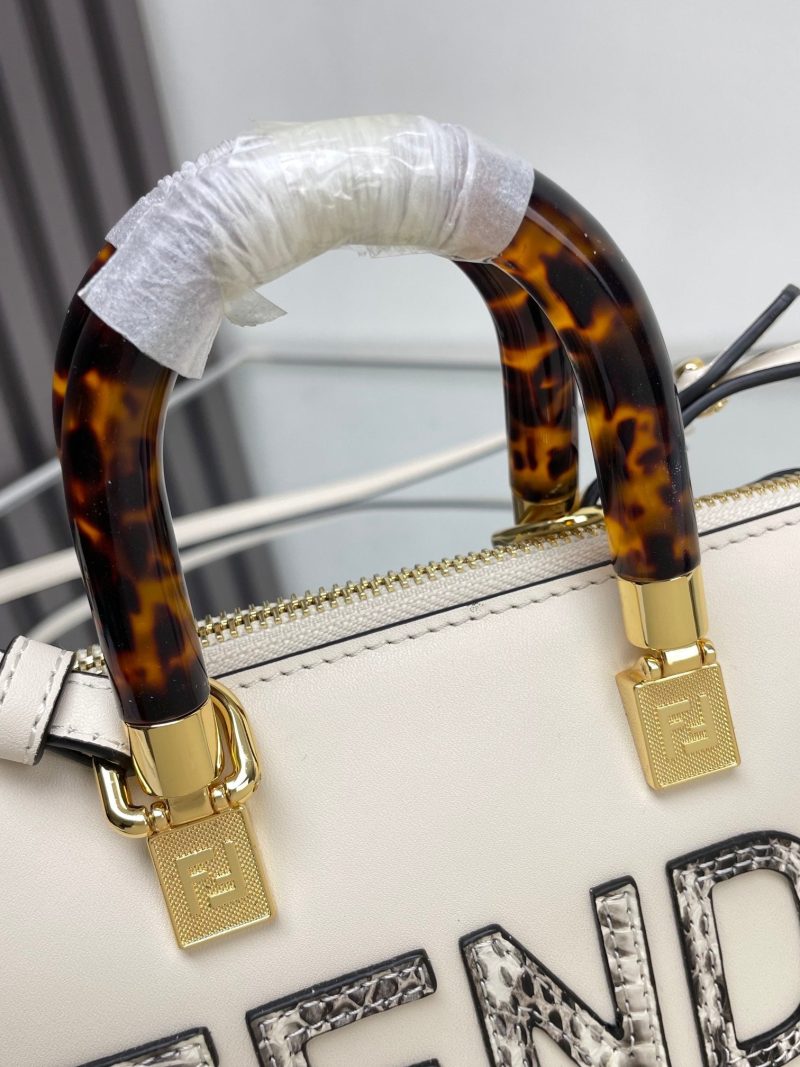 img_77125233_20240406_i1712377486_4779_5_jpg BY THE WAY MINI 18 IN WHITE LAMBSKIN GOLD HARDWARE