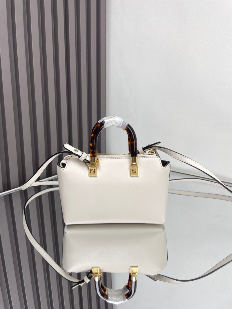 img_77125233_20240406_i1712377486_8942_6_jpg BY THE WAY MINI 18 IN WHITE LAMBSKIN GOLD HARDWARE