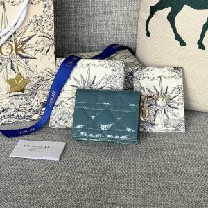 img_80e46a01_20231126_i1700989016_7650_5_jpg CD Caro 11cm Compact Wallet Shiny Teal Calfskin