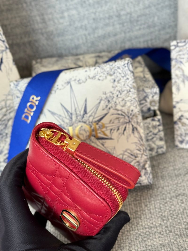 img_80e46a01_20231227_i1703672619_2286_0_jpg CD Logo Caro 11cm Compact Wallet Red Calfskin