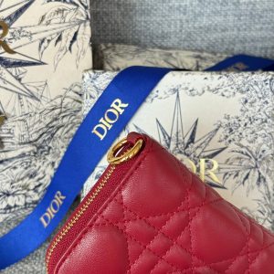 img_80e46a01_20231227_i1703672619_3227_0_jpg CD Logo Caro 11cm Compact Wallet Red Calfskin