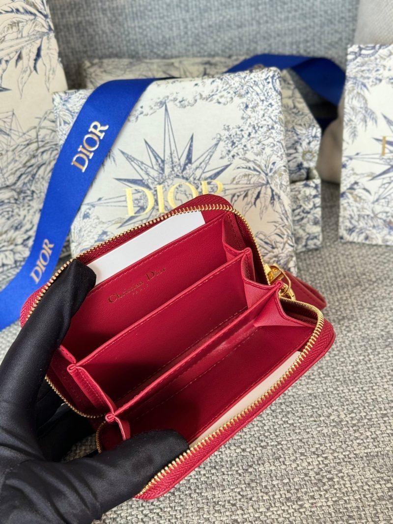 img_80e46a01_20231227_i1703672619_6400_0_jpg CD Logo Caro 11cm Compact Wallet Red Calfskin