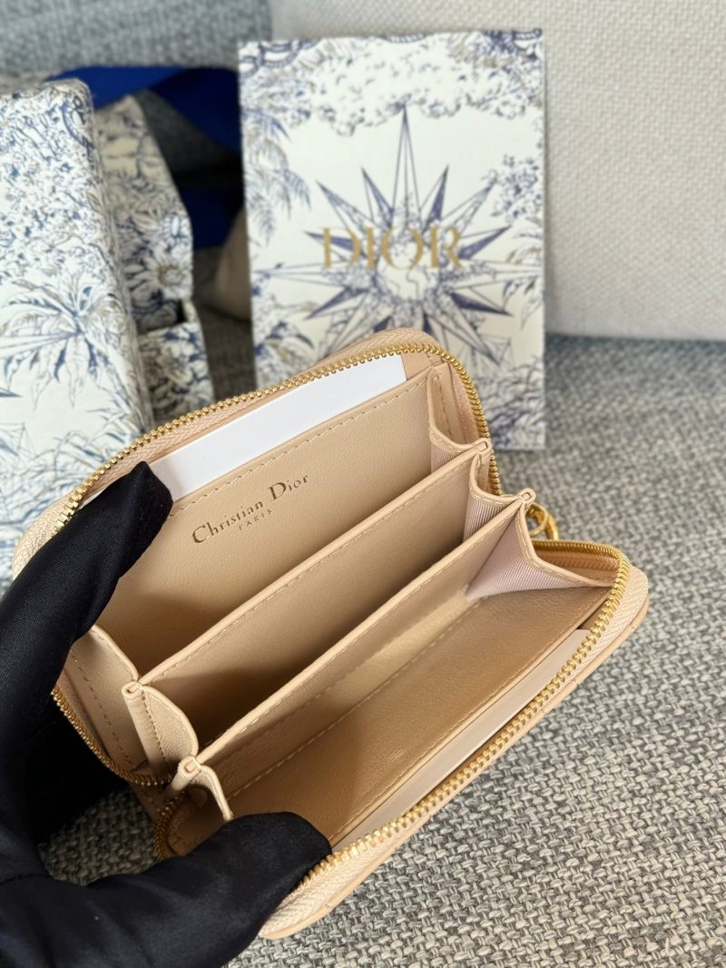 img_80e46a01_20231227_i1703672675_131_0_jpg CD Logo Caro 11cm Compact Wallet Beige Calfskin