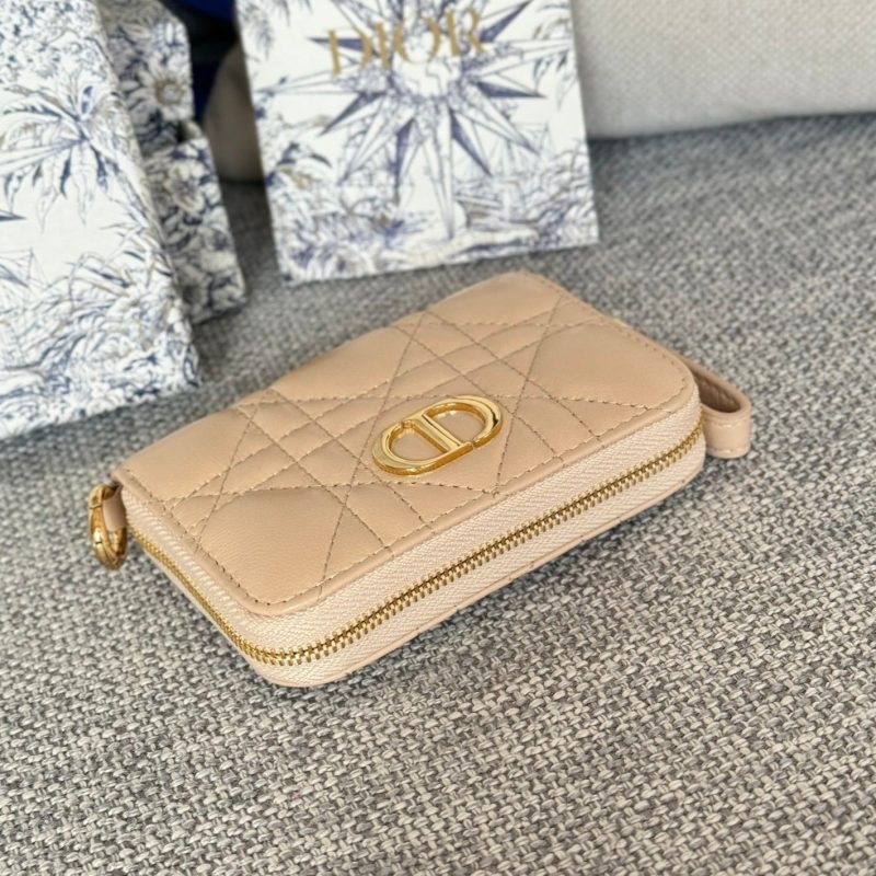 img_80e46a01_20231227_i1703672675_4185_0_jpg CD Logo Caro 11cm Compact Wallet Beige Calfskin
