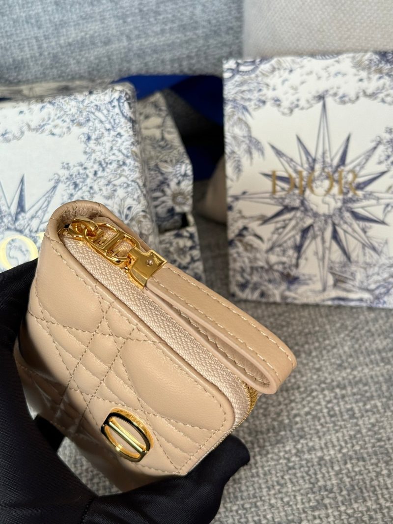 img_80e46a01_20231227_i1703672676_7034_0_jpg CD Logo Caro 11cm Compact Wallet Beige Calfskin