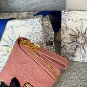 img_80e46a01_20231227_i1703672698_8759_0_jpg CD Logo Caro 11cm Compact Wallet Dark Pink Calfskin