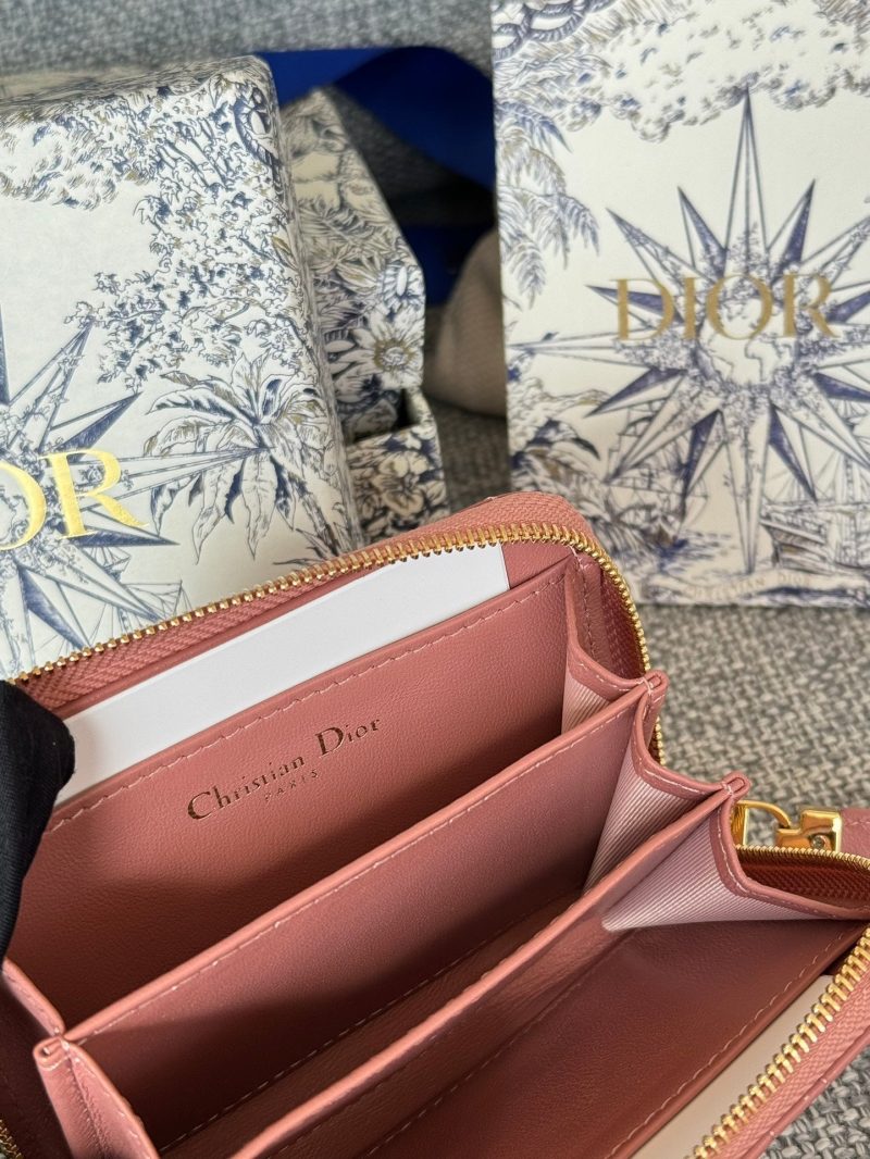 img_80e46a01_20231227_i1703672819_1318_0_jpg CD Logo Caro 11cm Compact Wallet Dark Pink Calfskin