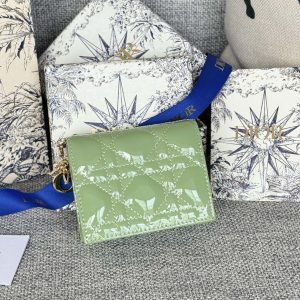 img_80e46a01_20240411_i1712817761_6168_4_jpg CD Caro 11cm Compact Wallet Shiny Green Calfskin