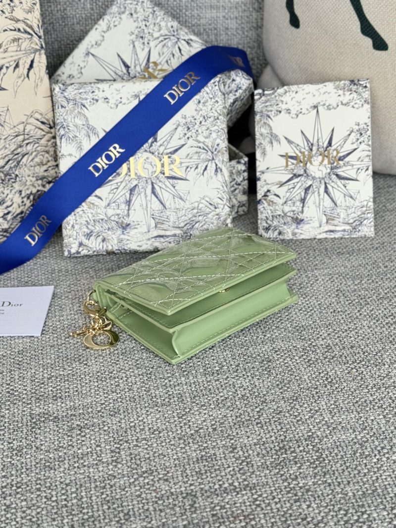 img_80e46a01_20240411_i1712817761_7478_5_jpg CD Caro 11cm Compact Wallet Shiny Green Calfskin