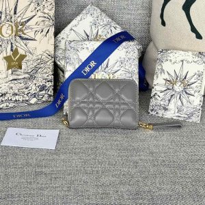 img_80e46a01_20240411_i1712822383_1615_1_jpg CD Logo Caro 11cm Compact Wallet Grey Calfskin