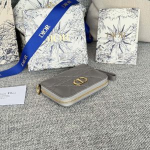 img_80e46a01_20240411_i1712822383_2398_8_jpg CD Logo Caro 11cm Compact Wallet Grey Calfskin