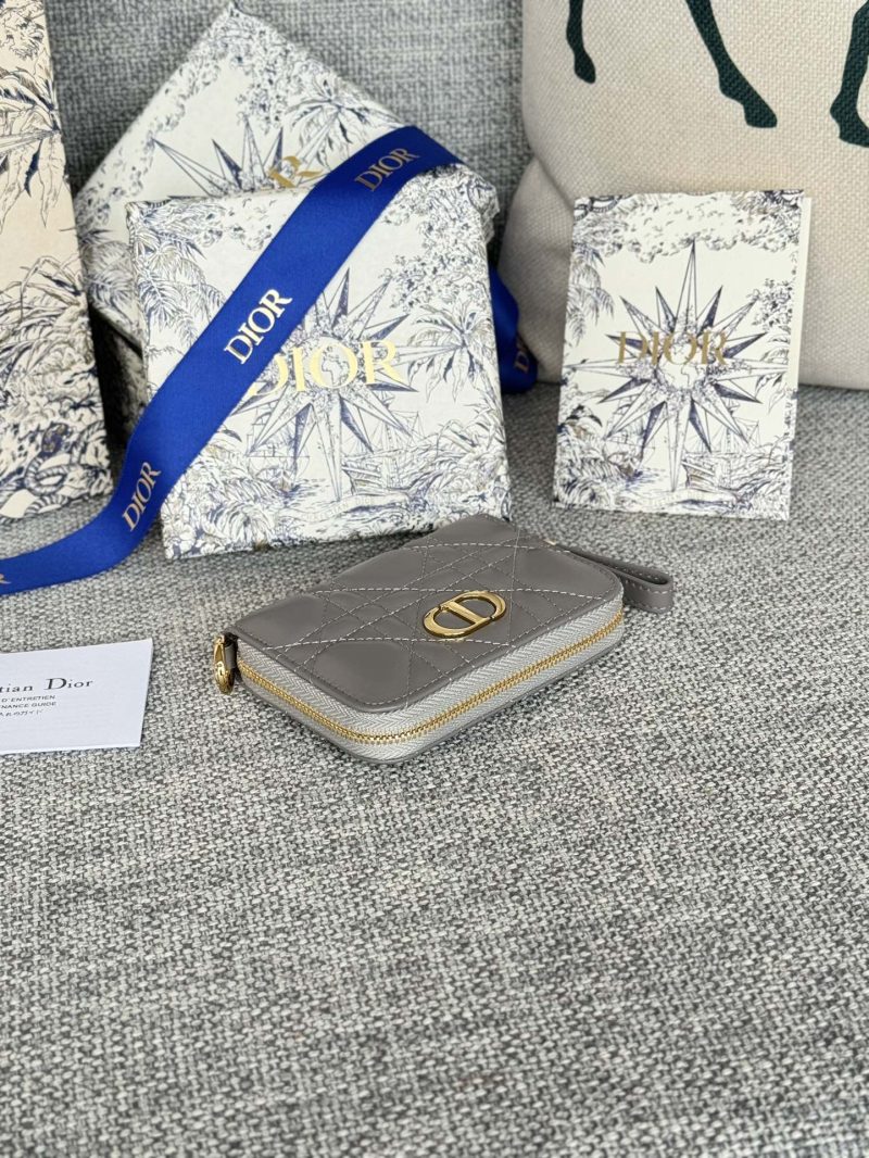 img_80e46a01_20240411_i1712822383_2398_8_jpg CD Logo Caro 11cm Compact Wallet Grey Calfskin