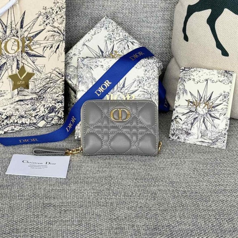 img_80e46a01_20240411_i1712822383_6635_6_jpg CD Logo Caro 11cm Compact Wallet Grey Calfskin