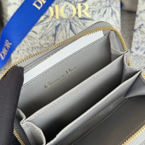 img_80e46a01_20240411_i1712822383_9702_2_jpg CD Logo Caro 11cm Compact Wallet Grey Calfskin